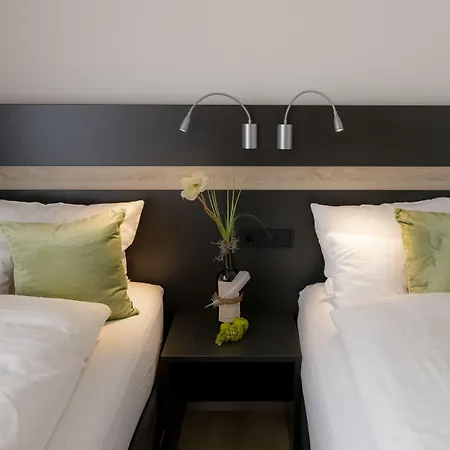 坎普酒店 4* 瑞宁根